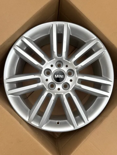 Background image for 1x Orig Mini Countryman F60 18 Zoll Alufelge Pair Spoke 532 6856032 7,5JX18 ET51 NEU