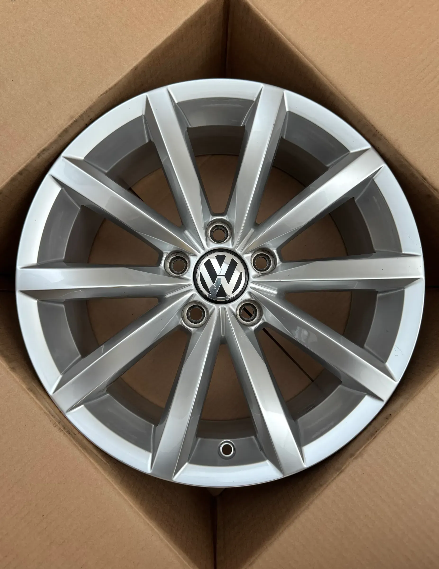 1x Original VW Tiguan 5N AD1 Allspace 17 Zoll Alufelge Novara 5N0601025AN 7,0Jx17 ET40 - Bild 1
