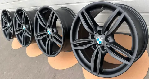 Background image for 4x Original BMW 5er F11 19 Zoll Doppelspeiche M351 Alufelgen 7842652 8,5Jx19 ET33 NEU