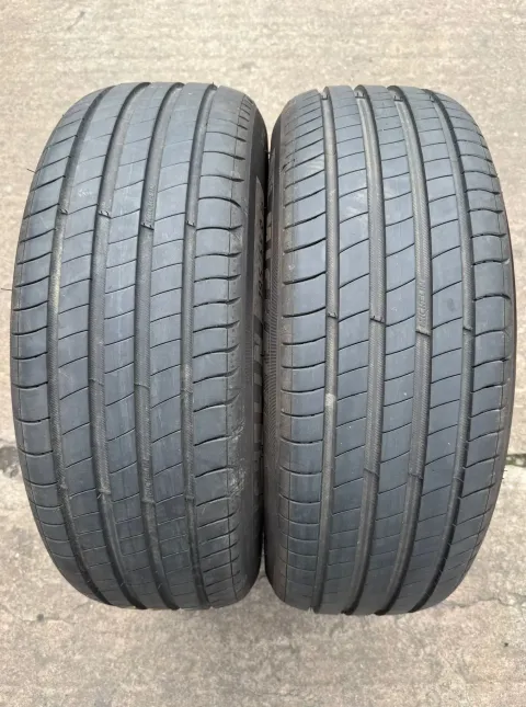 Background image for 2x Sommerreifen 195/55 R16 91H XL Michelin E.Primacy DOT24 5,2-5,9mm