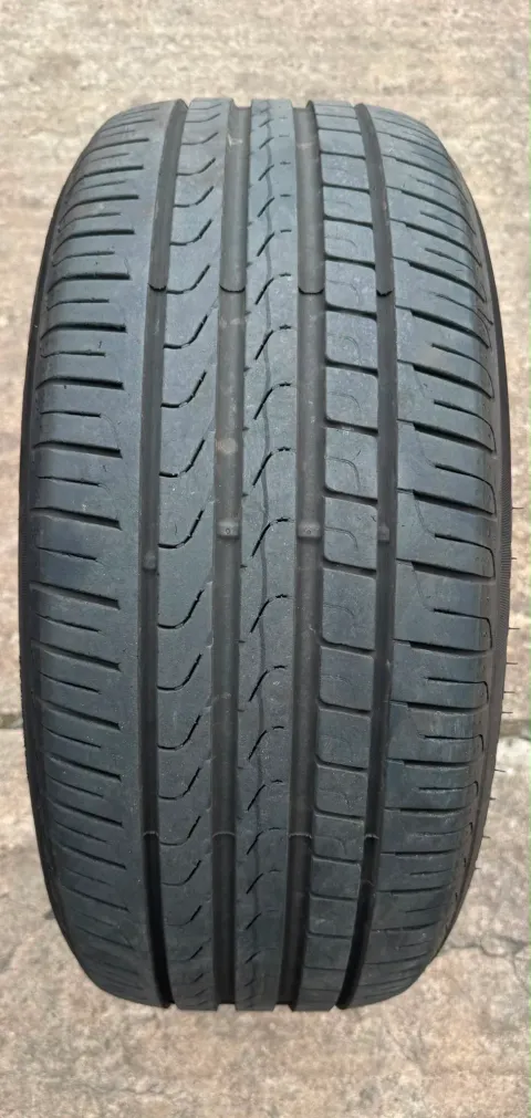 Background image for 1x Sommerreifen 225/50 R17 94W Pirelli Cinturato P7 DOT21 5,5-6mm