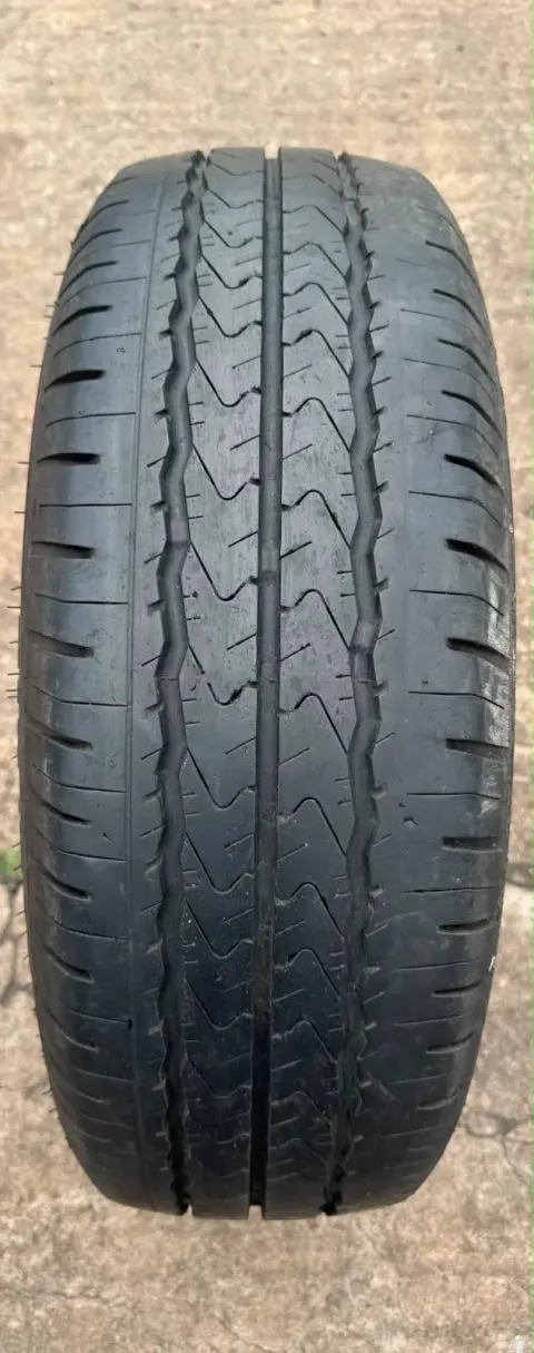 Background image for 1x Sommerreifen 215/70 R15 109/107R Leao Nova-Force Van DOT21 7,6-8,1mm