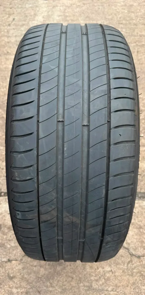 Background image for 1x Sommerreifen 245/45 R18 100Y XL Michelin Primacy 3 ZP RSC Runflat MOE * DOT19 5,3-5,8mm