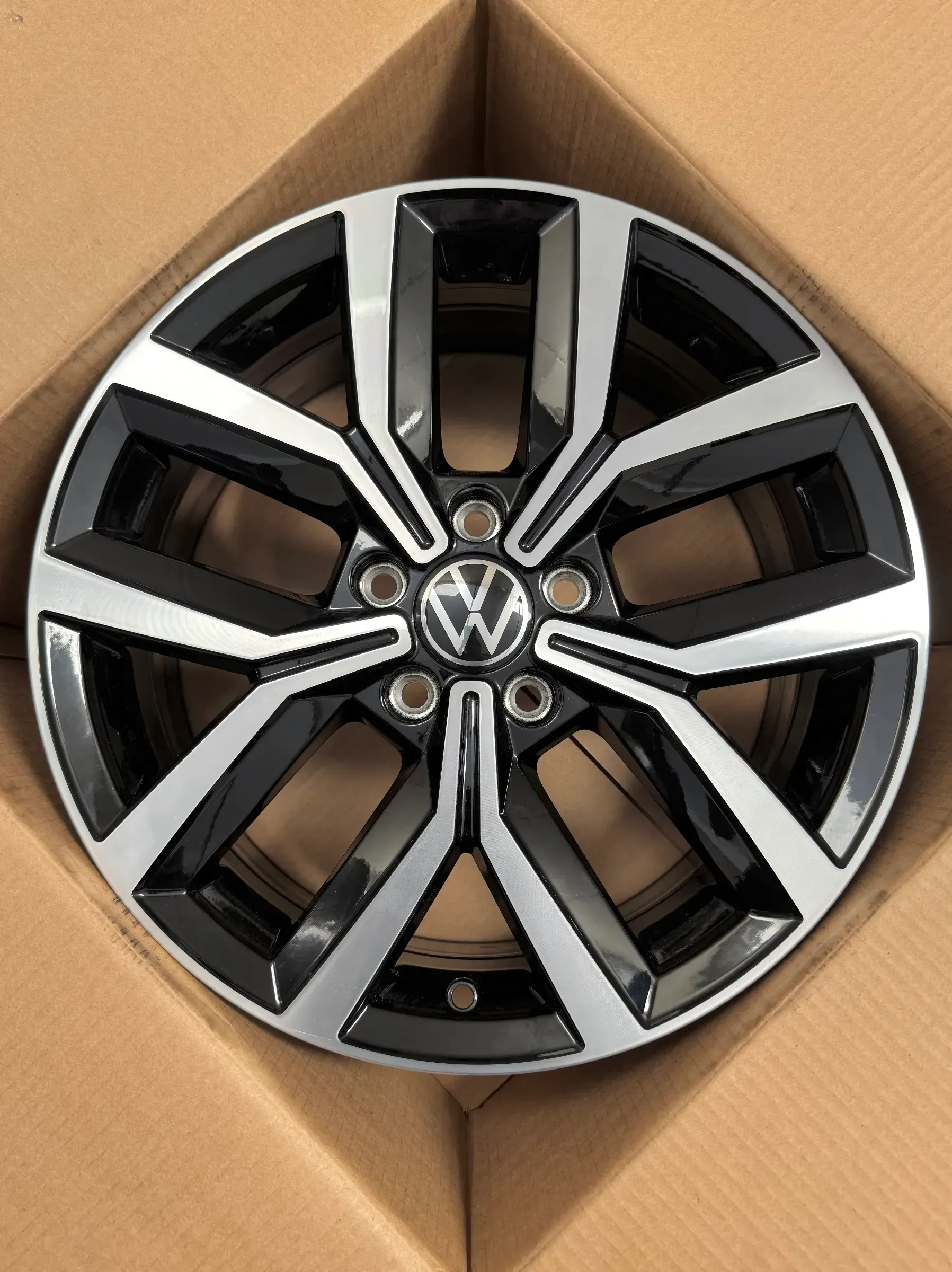 1x Original VW Passat 3G B8 & GTE 17 Zoll Alufelge Nivelles 3G0601025F 7,0JX17 ET40 TOP - Bild 1
